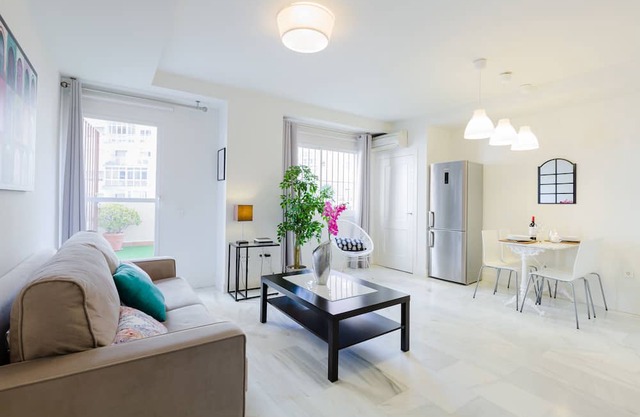 BEACH & CENTER NEW LUXURY APARTMENT