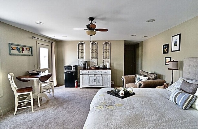 Three room suite with fire pit & grill on private patio under the Aspens