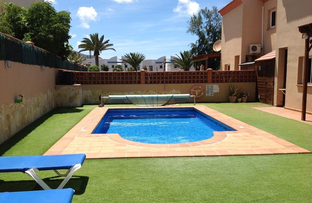 Stunning 3 Bed luxury villa, private pool, fibre WIFI, walk to beaches & bars