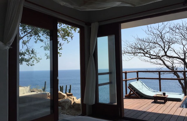 Palapa Villa - Oceanfront View House With Private Pool