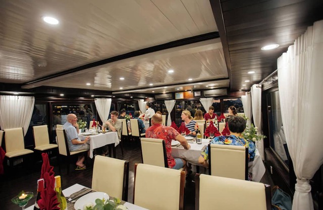 Vietsails cruises