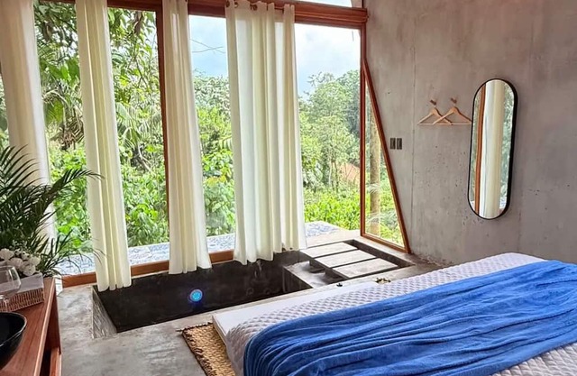 Bajo La Luna Suites