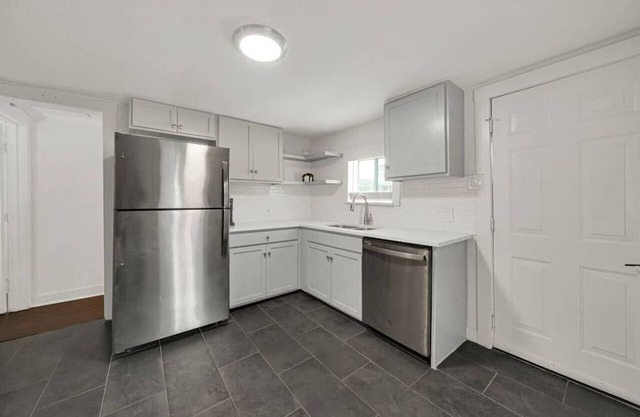 Centrally Central! 1Bed/1Bath Home! W/D, Parking!