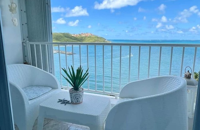 Lovely Oceanfront Retreat with Stunning Views