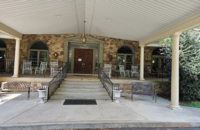 Cozy 1-bedroom hotel with WiFi, AC in charming Phoenixville