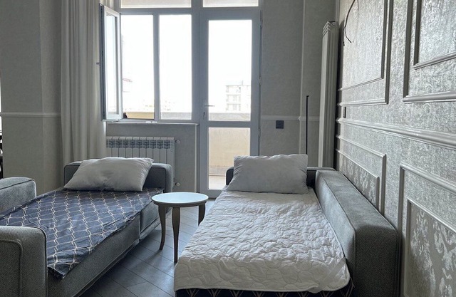 CHEE LUXEnCharming Urban Oasis: Your Perfect Home Away from Home