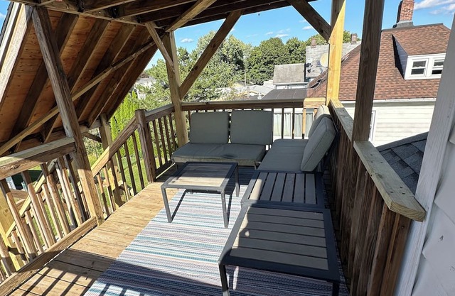 Cozy 1-bedroom apartment in welcoming Danbury with AC, WiFi