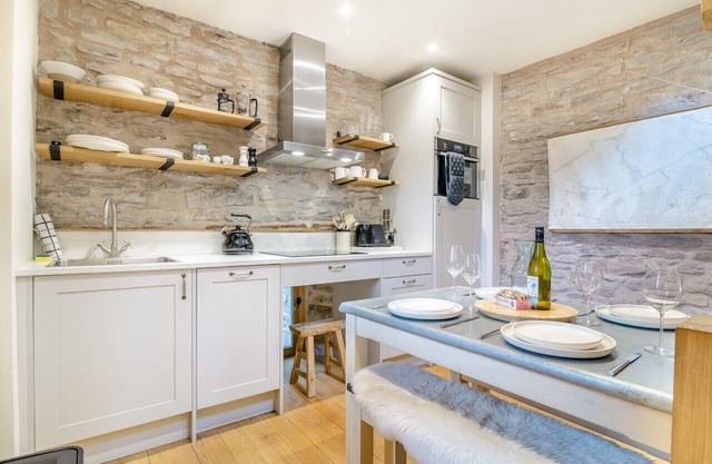 The Moor Tower - Two Bedroom House, Sleeps 4