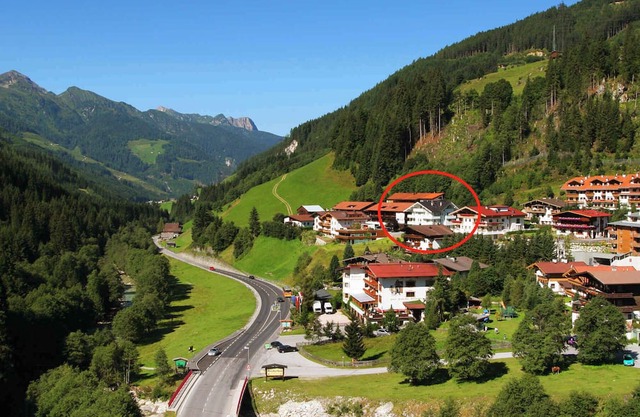 Holiday apartment with sauna and ski room