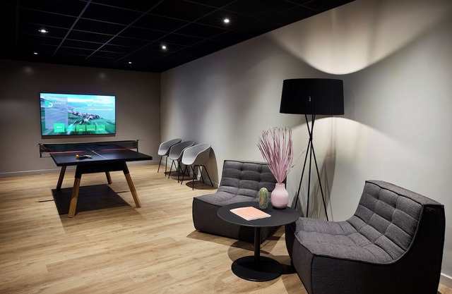 Chic hotel with WiFi, AC, fitness room in lovely Lausanne