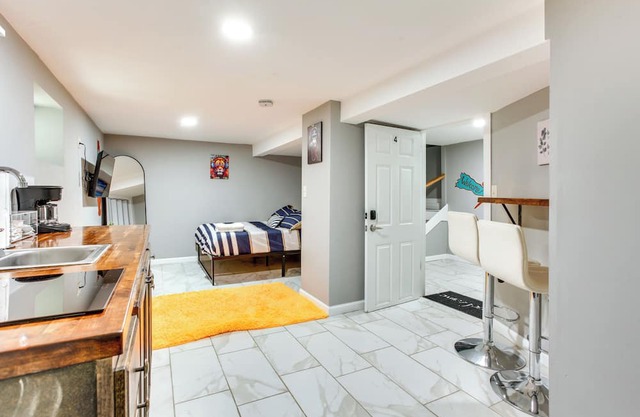 Elizabeth Studio, 2 Mi to Mills at Jersey Gardens!