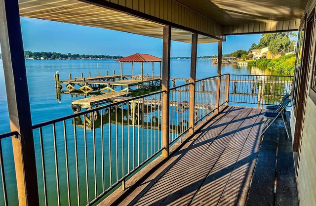 Pointe Breeze Kitchenette #15