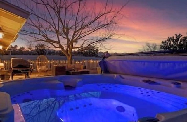 Remodeled 4BR Joshua Tree home w/Hot Tub!