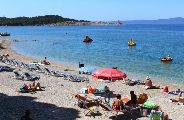 Two bedroom apartment with air-conditioning Makarska (A-23419-a)