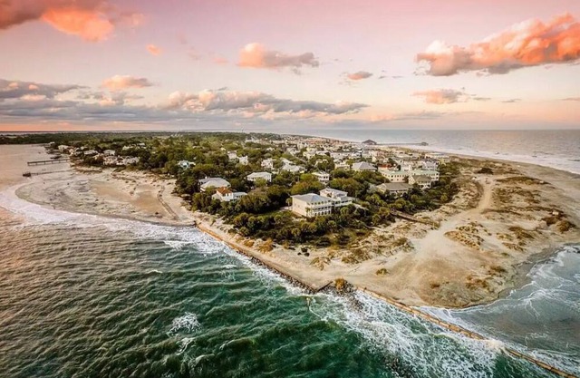 Stylish, Spacious, Convenient Location! 30Days+ ok