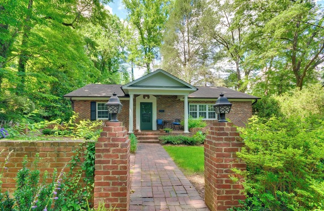 Charming Cottage - Near Wake Forest!