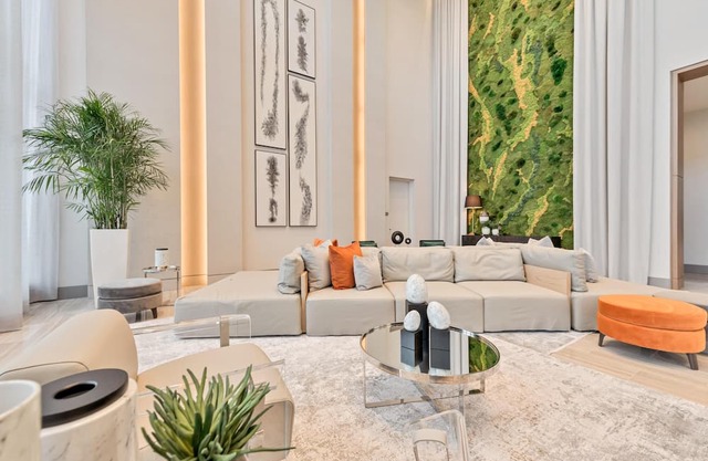 Doral Dream: Stylish 2BR Comfort