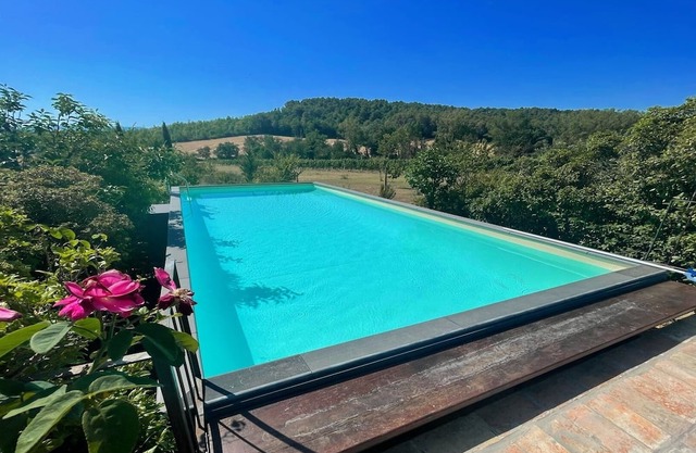 Leisure pool/great views - exc villa, pool + grounds - pool house - 12 guests