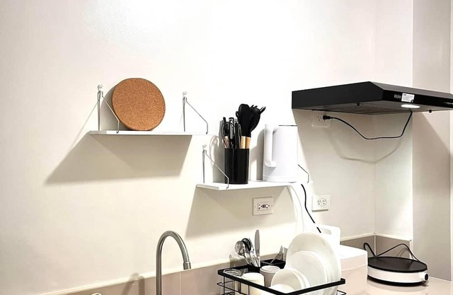 Staycation by Grey - Trees residences Near SM Fairview, Quezon city