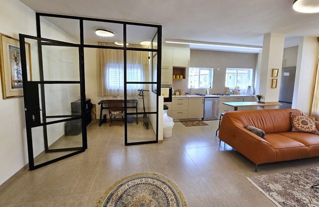 New Modern 2bed in Rishon Center - Free parking