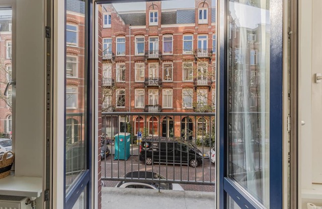 Relaxing apartment in De Pijp, ideal for couples