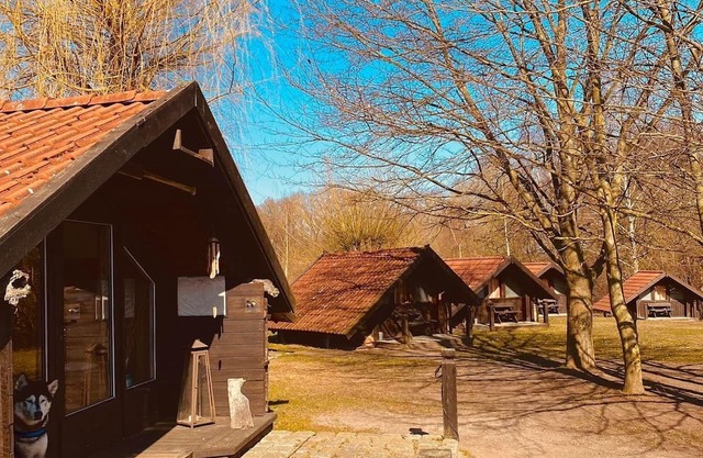 Gemütliche Holzhütte im Abenteuer Camp Hennig!