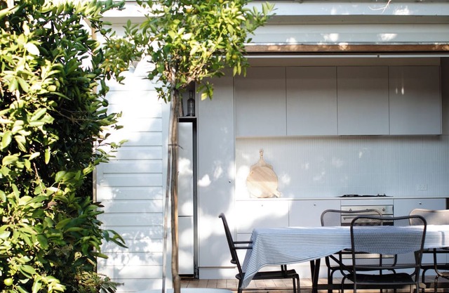 South Side Stay — Modern 2bed Cottage