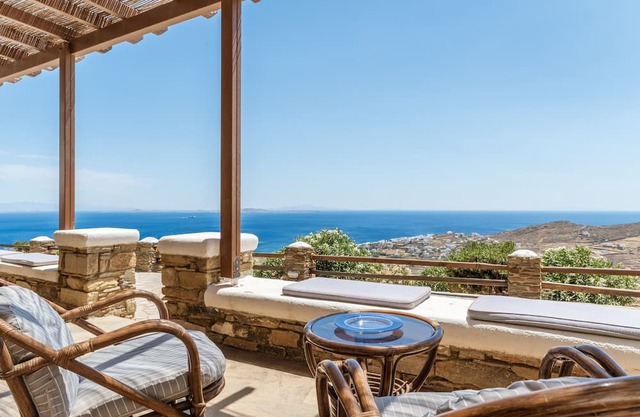 Holiday Home 'Aegean'stop View' with Sea View, Private Garden and Wi-Fi