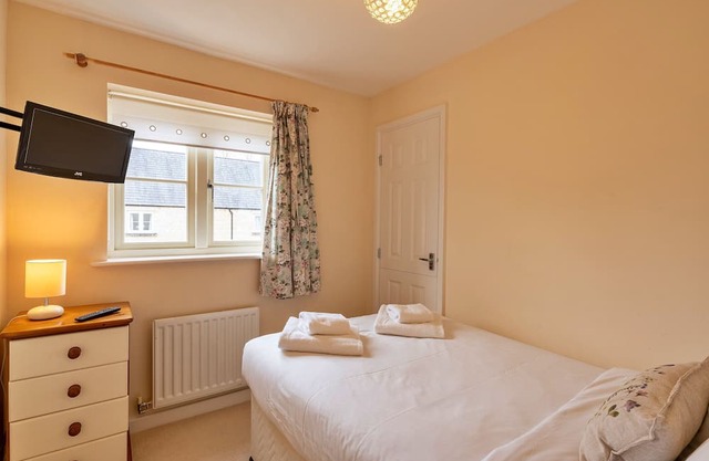 Finest Retreats | Hardie Close