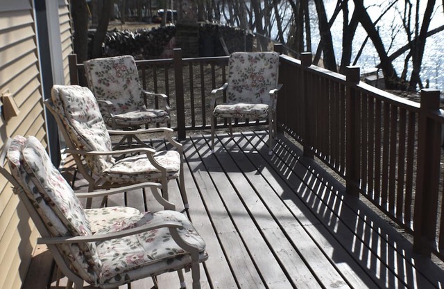 Lakehouse family retreat on 800 acre lake.