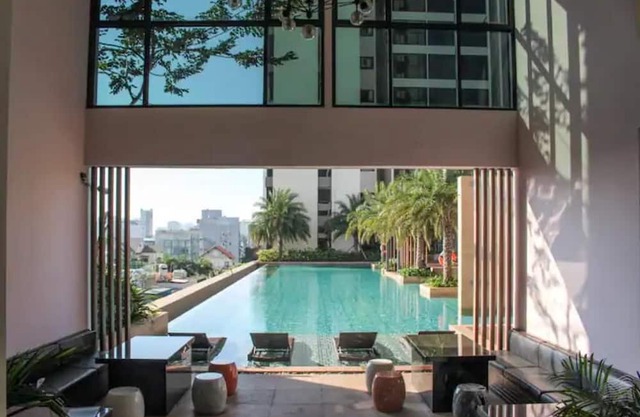 2br high floor with view, 3 swimming pools