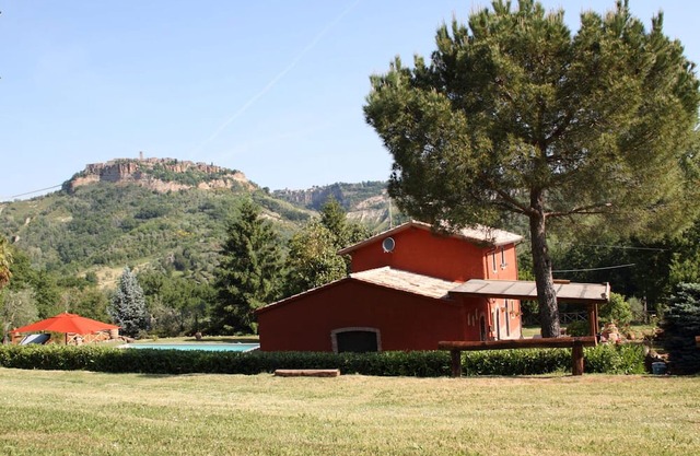 Stunning private villa with A/C, private pool, WIFI, TV, balcony, panoramic view and parking