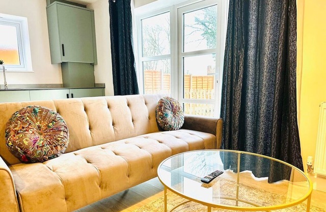 Cosy Dover suite w Free Parking