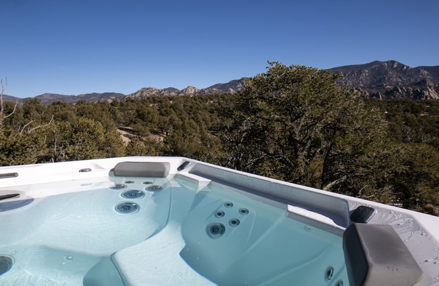 Canyon Viewhouse - Private residence with relaxing hot tub