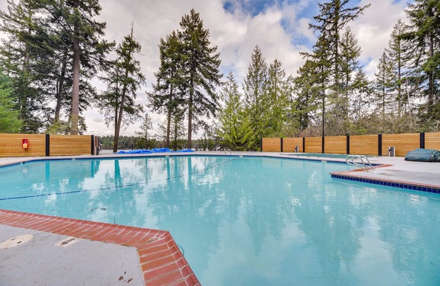 Incredible Home w/ Hot Tub, Bar & Clear Lake View!