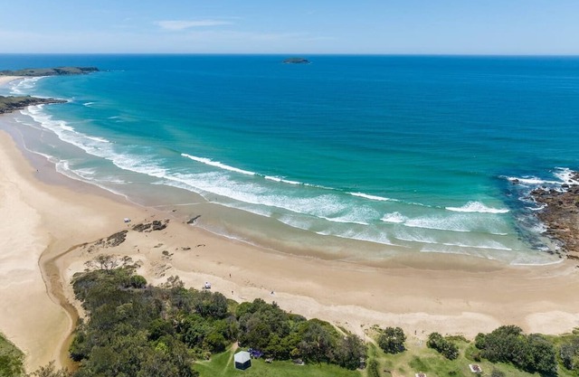 Emerald Views 3- Jaw dropping ocean and island views , 200m to beach