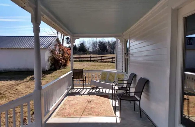 Freedom Lookout at Lucks Branch - a secluded getaway close to Liberty
