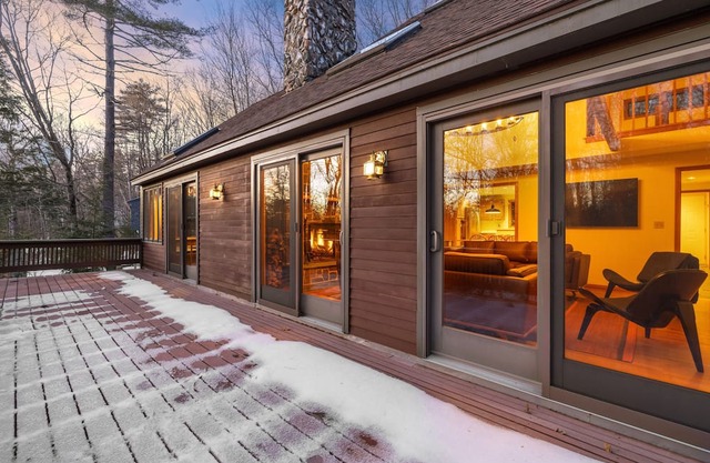 Lake Winnipesaukee Retreat - Private Beach Access