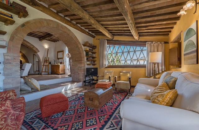 Villa in Pienza with 6 bedrooms sleeps 12