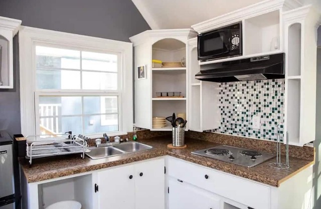 Iatt Lake Cabins and Kayaks Pelican House