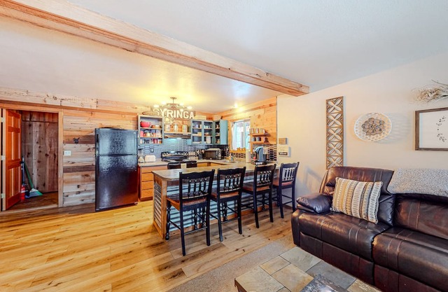 Alpine home with private hot tub, fireplace, & W/D - near skiing