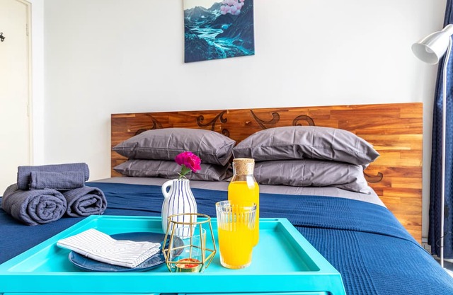 Sleep 7 furnish city centre fibre long short stay