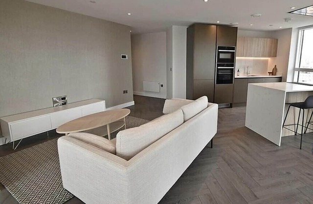 Top Floor 3-Bed Penthouse in Manchester