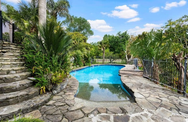 Countryside Zen Estate with Sea views and Pool