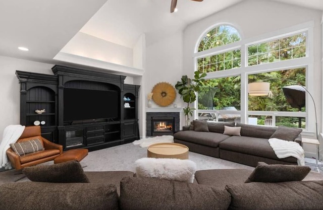 Open & Spacious Traditional Home