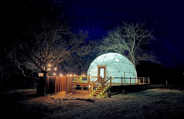 Romantic couples getaway dome 2hrs from DFW/OKC