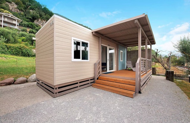 Camping home with lake view, Wi fi and air conditioning