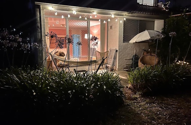 Entire Apartment next to Lake and Swan River - Green Oasis near the City