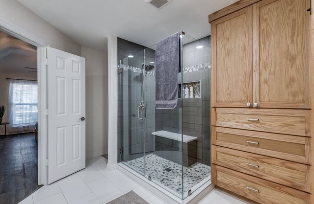 Charming freshly renovated house in the heart of Allen.