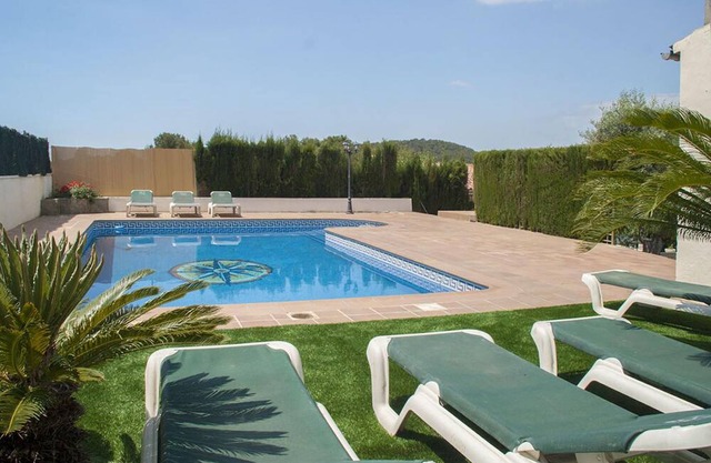 Quiet Costa Dorada countryside just 6 km to beach!